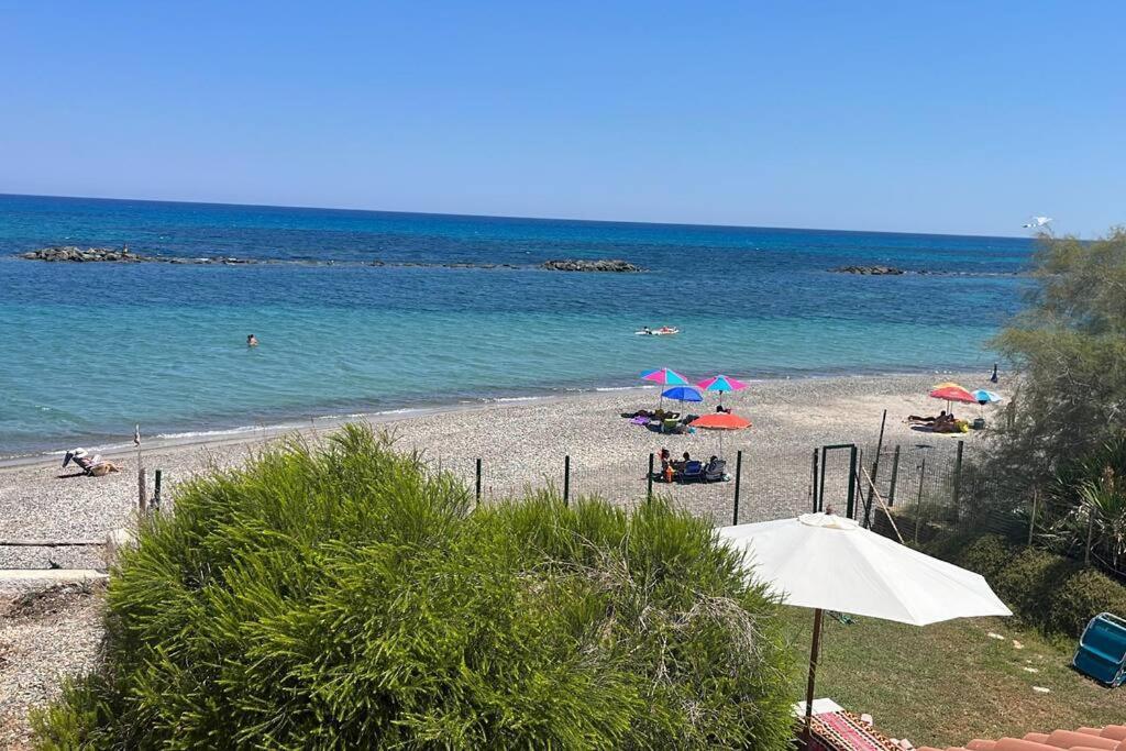 Paradise Beachfront Villa, Porto Columbu, Sardinia Porto Columbu - Perd'E Sali Exterior photo