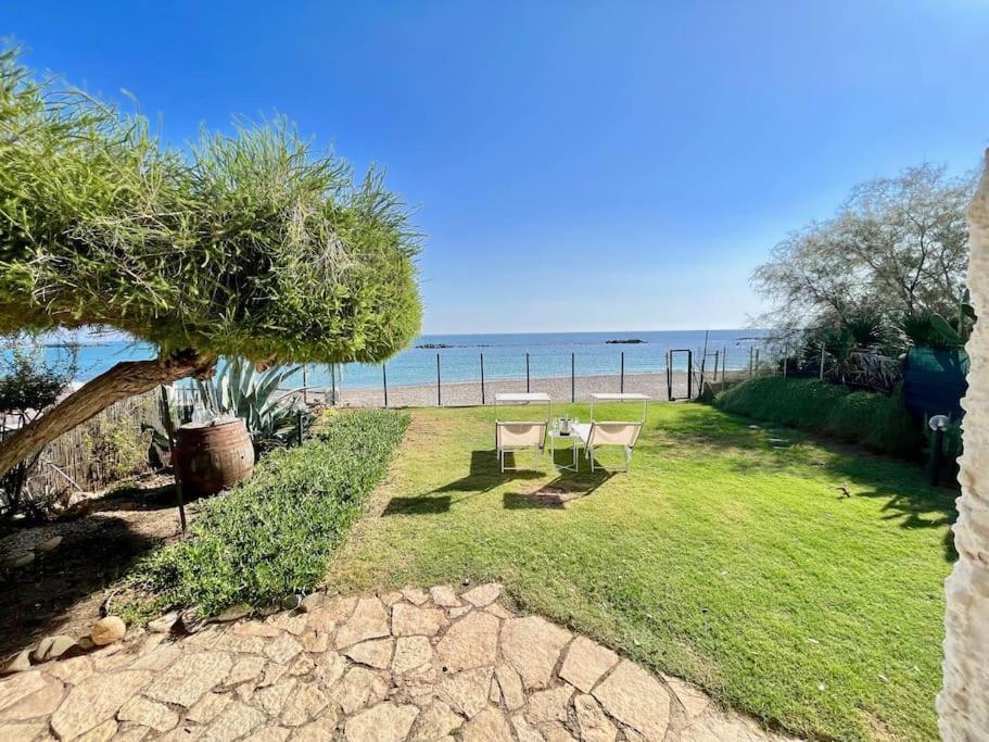 Paradise Beachfront Villa, Porto Columbu, Sardinia Porto Columbu - Perd'E Sali Exterior photo